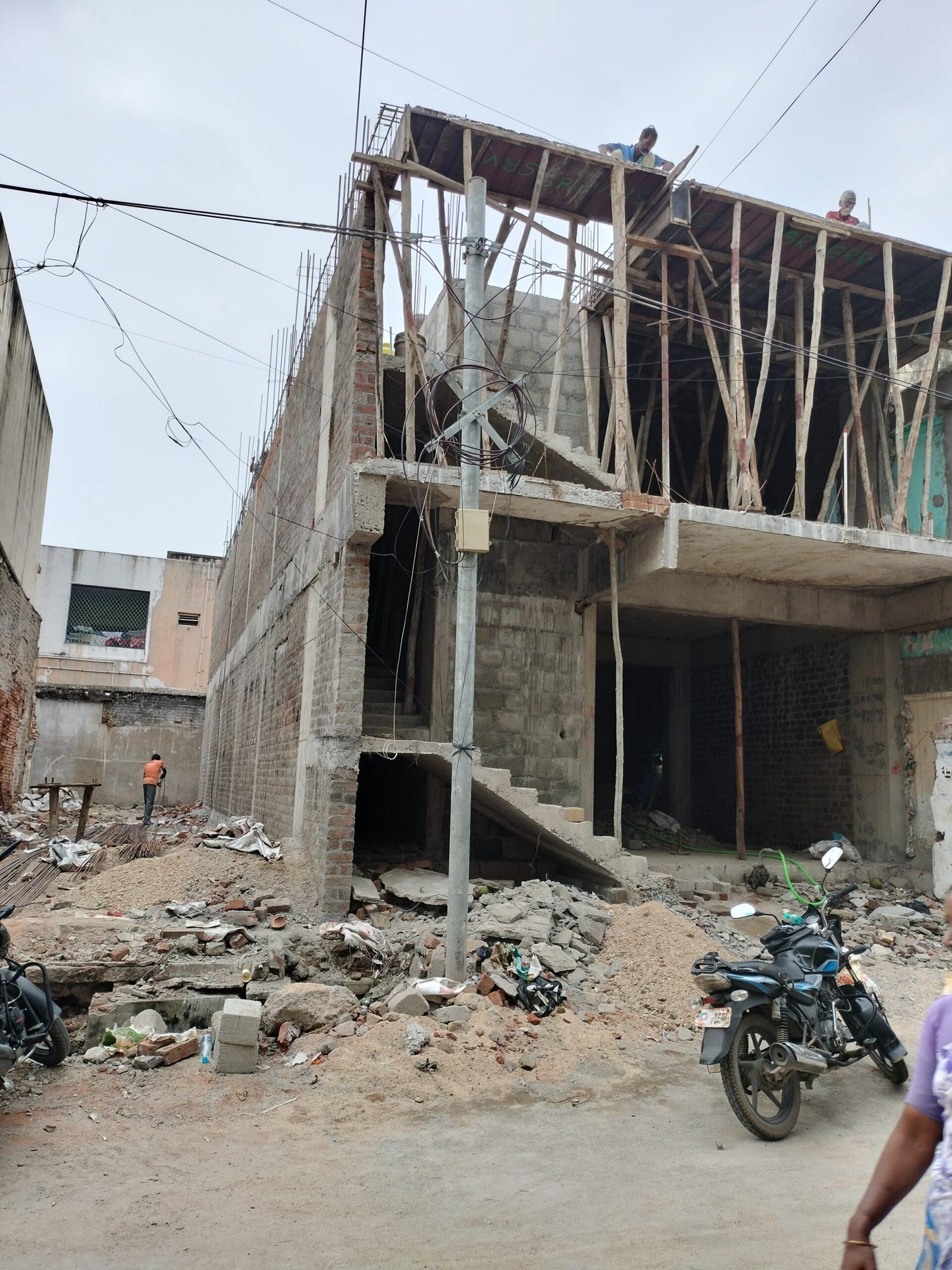 16730884540654214232069144405639