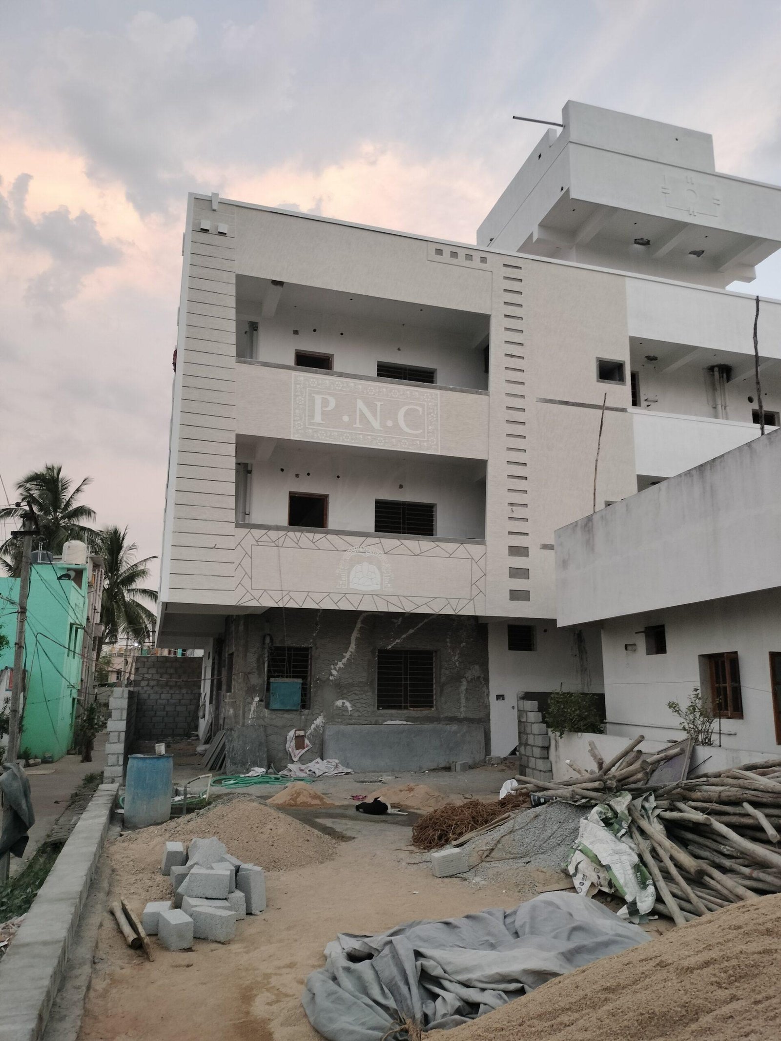 16841559381537057142808497540452