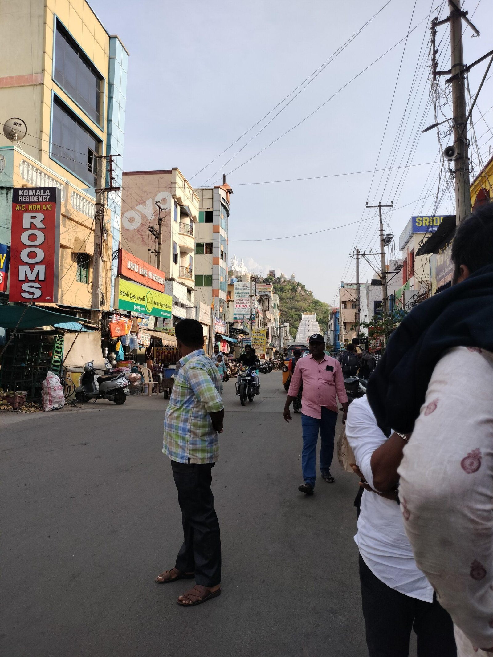 16857901015686128570228731651223