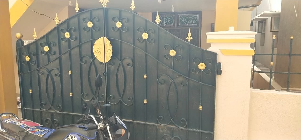 1a65100b-8bc3-4bfe-9dd7-f0f46e6042d7