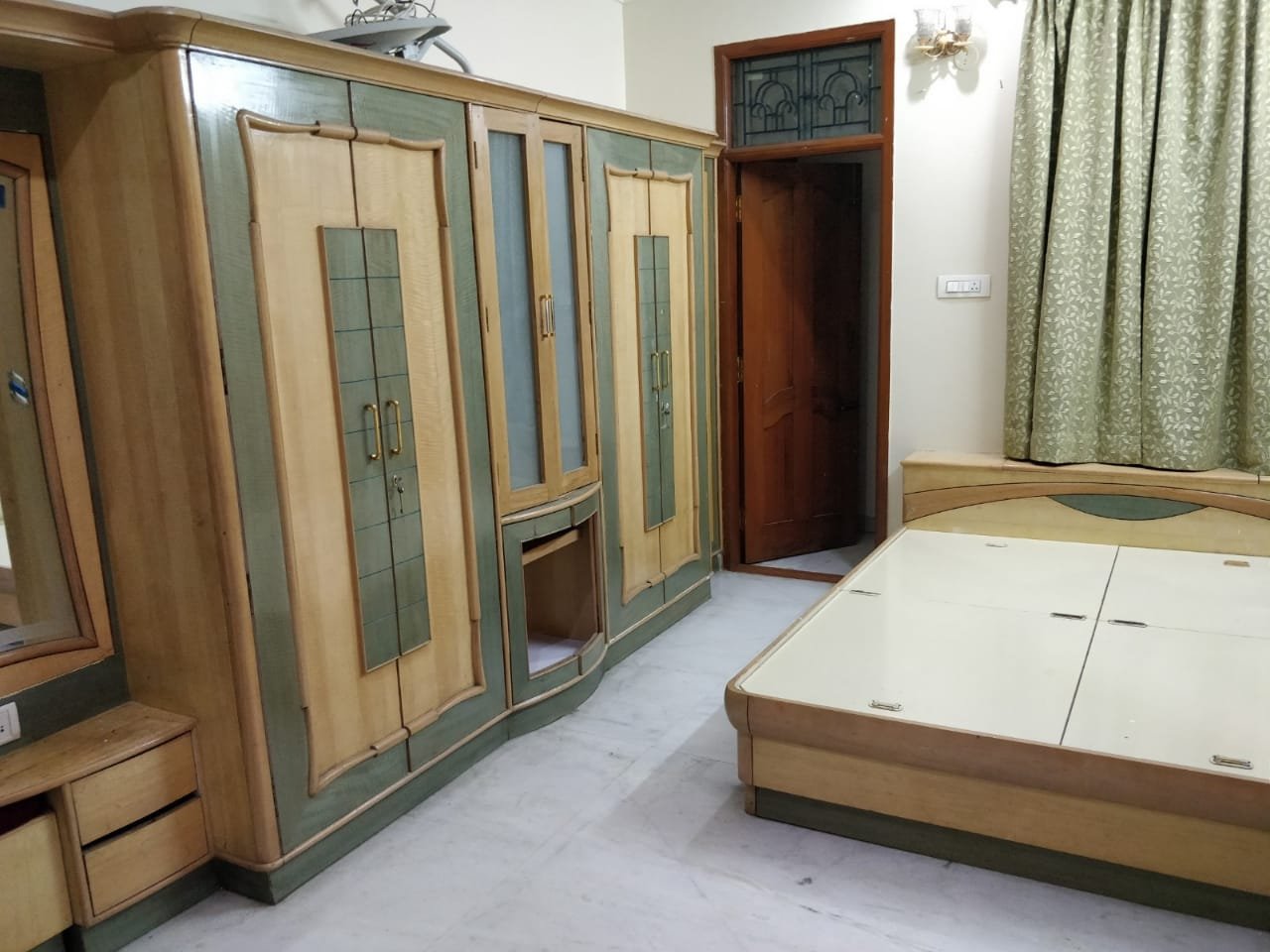 b2efc93b-3595-431e-9db6-15cc1d316b0d