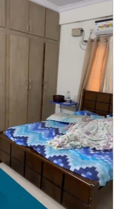 ccef1cba-dfff-481e-877e-1d371479f75e