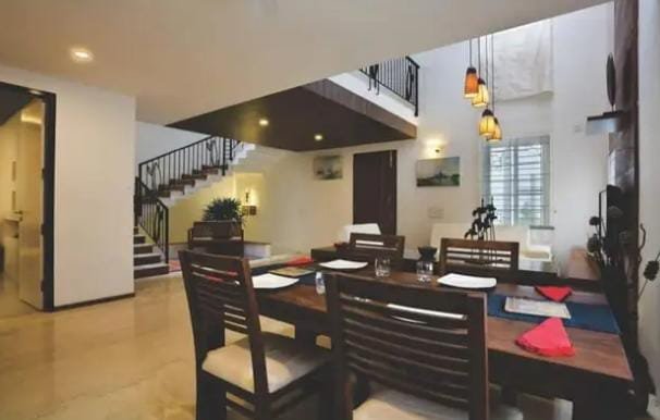 81904312-f2c9-4979-8916-130265a06183