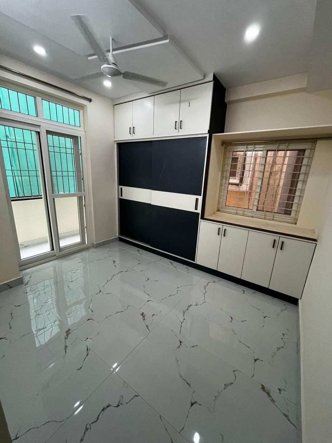 e5d8c200-fd4a-4bc5-b1e7-f172721936ba