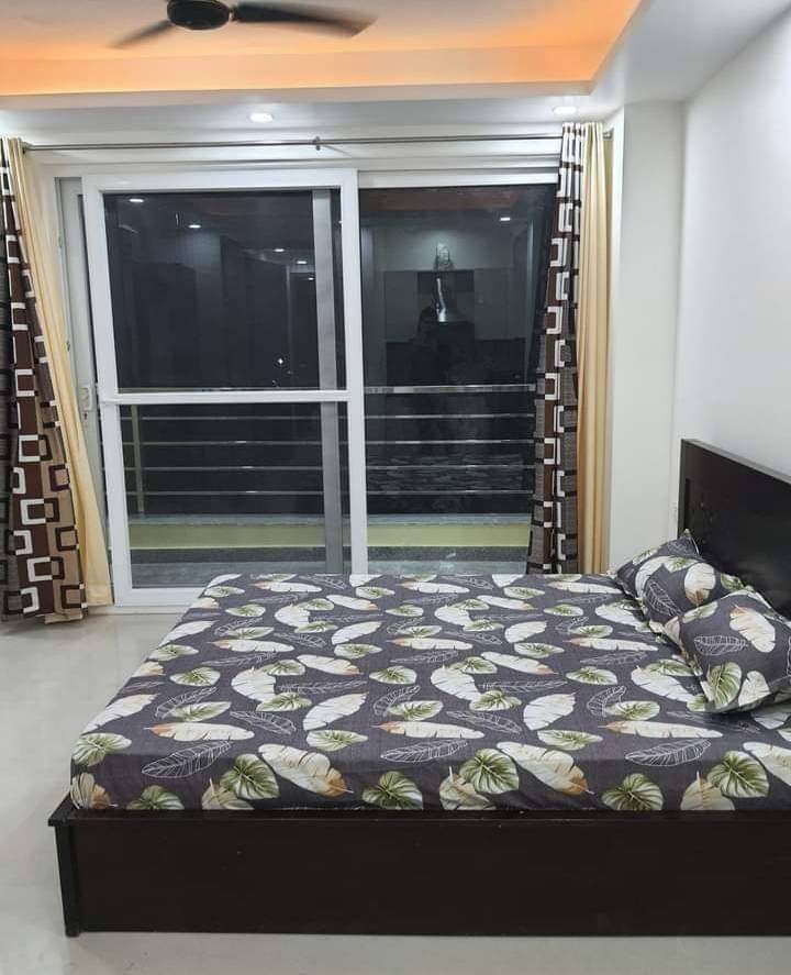 ef683ed8-50c3-4e50-a8f2-2828989106c5-1